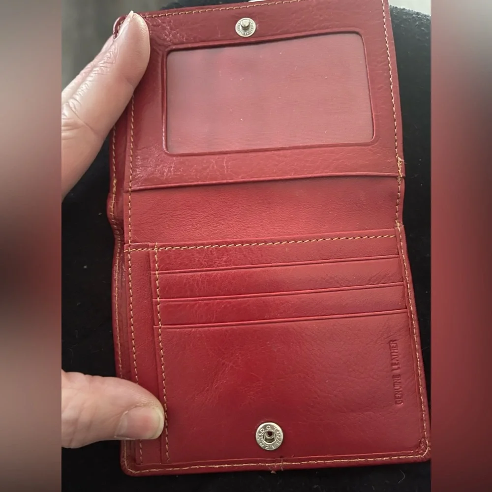 Reaction Kenneth Cole red wallet with kisslock style closure on back. - Picture 2 of 8